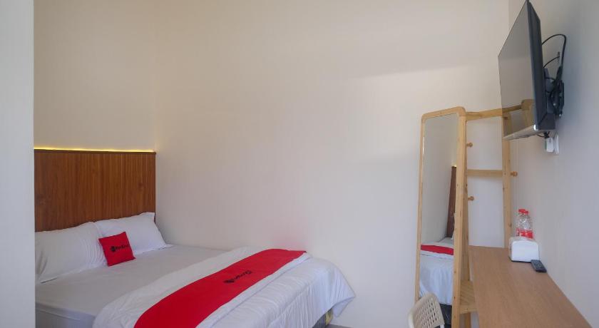 RedDoorz near Laweyan Gentan – Sukoharjo, SD