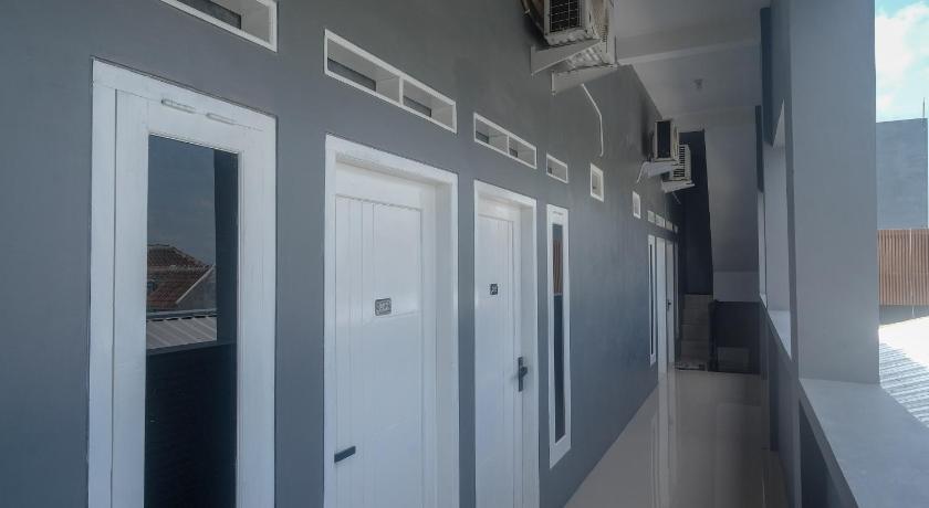 RedDoorz near Laweyan Gentan – Sukoharjo, SD
