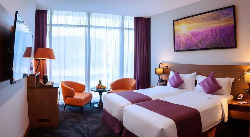 Image of Deluxe Room Canal View 5
