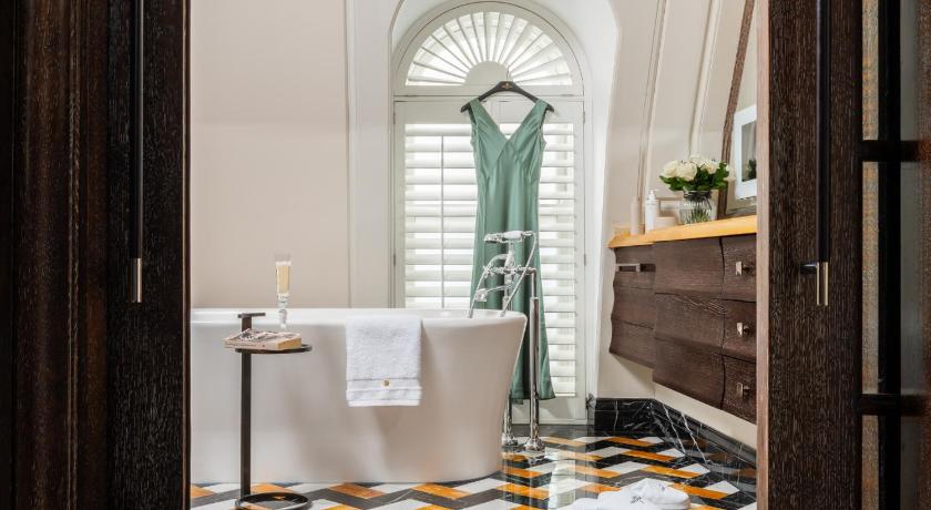 Image of The Whitehall Penthouse 5