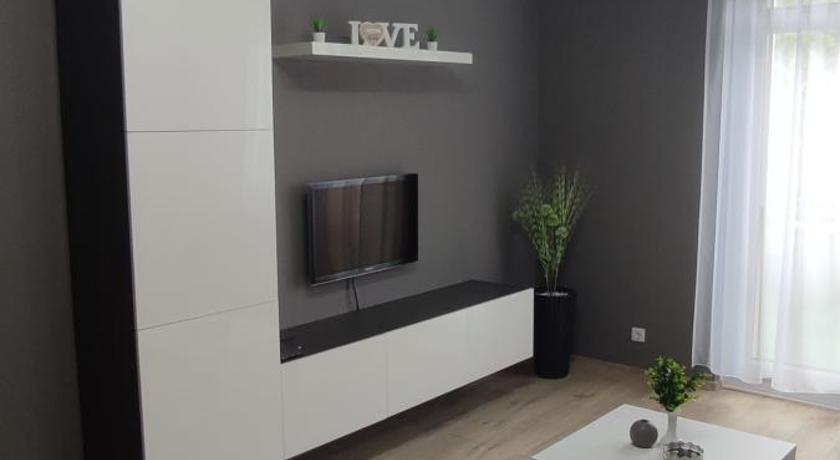 Photo de Grey Deluxe Apartman Kaposvár - Réservation à prix Agoda