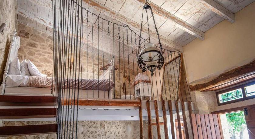 Image of One-Bedroom House 12