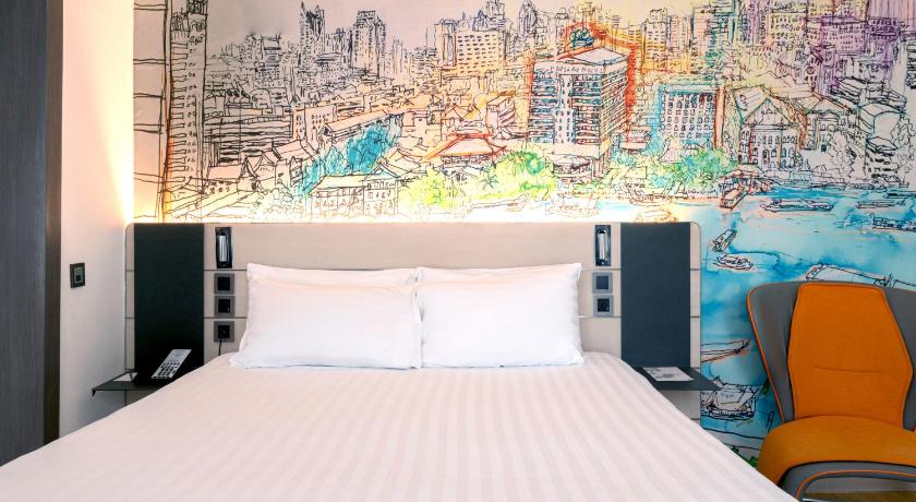 Image of Junior Suite Queen Bed 4