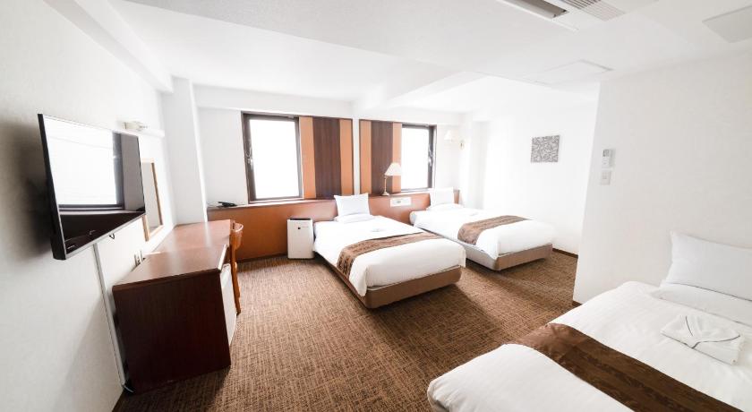 Fukuoka TOYOHOTEL 2-Star Hotel exterior