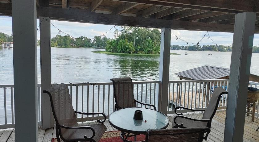 ディッツビル Shad Cove Lake Rentals 宿泊施設 ロビー