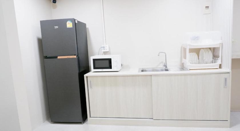 ハートヤイ Shi-ro-i Poshtel 3つ星 ホテル プール