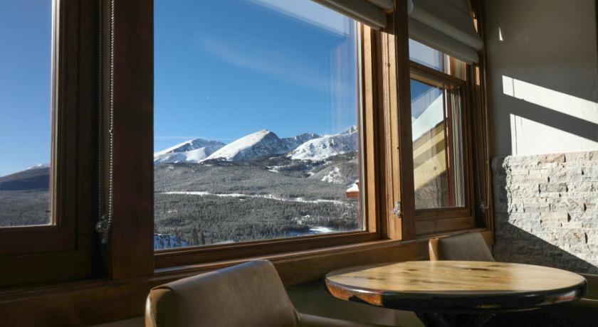 Image of King Room with Mountain View 7