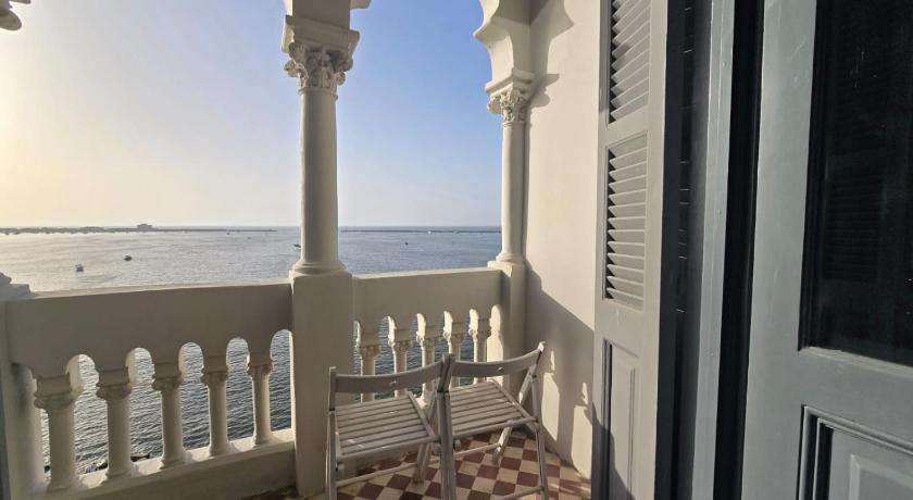 grey l studio apartments Corniche Alexandria Little Venice - image 6