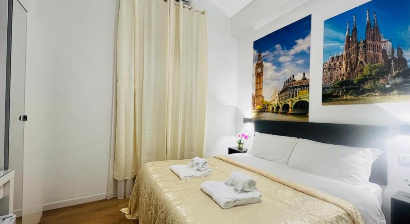 Rome Rome Holiday Guesthouse 4-Star Hotel pool