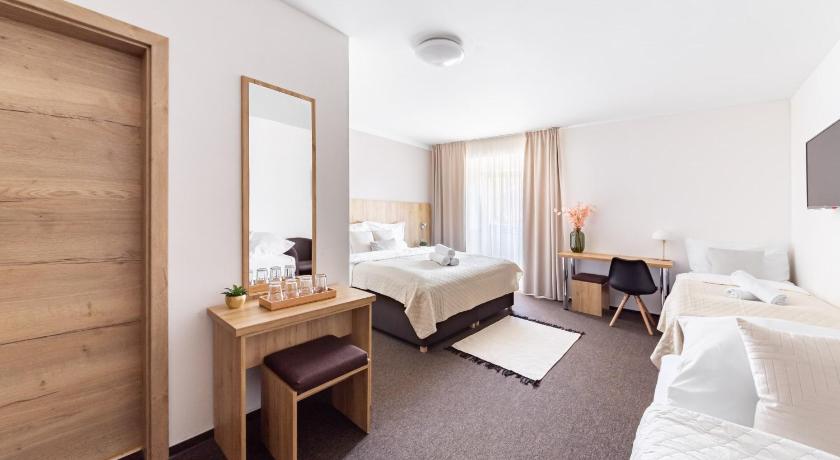 Image of Quadruple Room with Private Bathroom 0