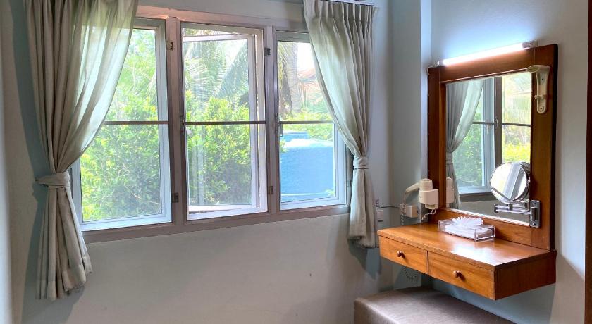 Image of Deluxe Room 12