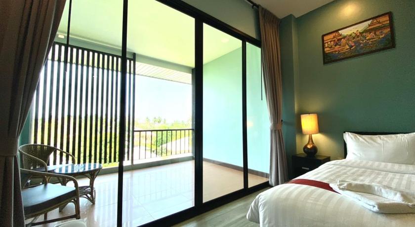 Image of Family Room with Balcony 7