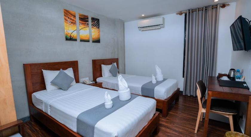 Image of Superior Twin 7