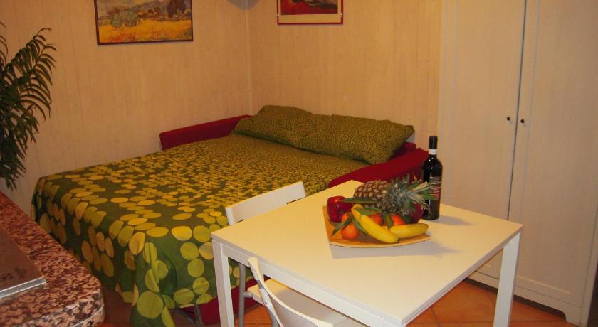 Image of Studio (2 Adults) 13