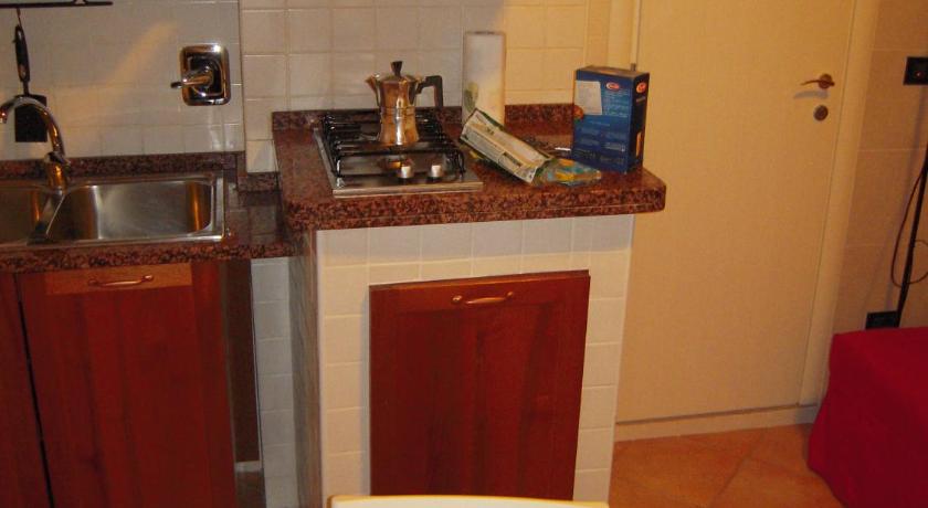 Image of Studio (2 Adults) 8
