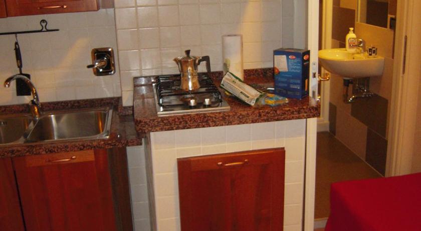Image of Studio (2 Adults) 10