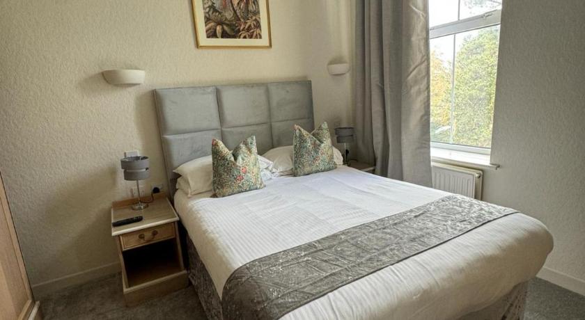 Image of Small Double Room 2