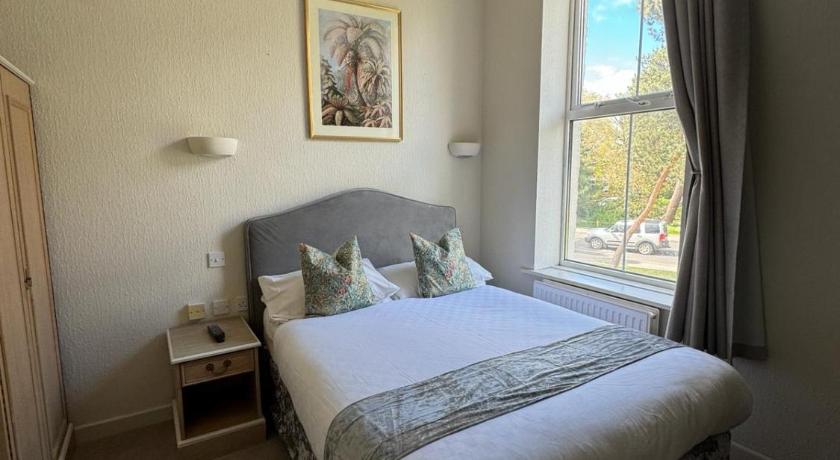 Image of Small Double Room 3