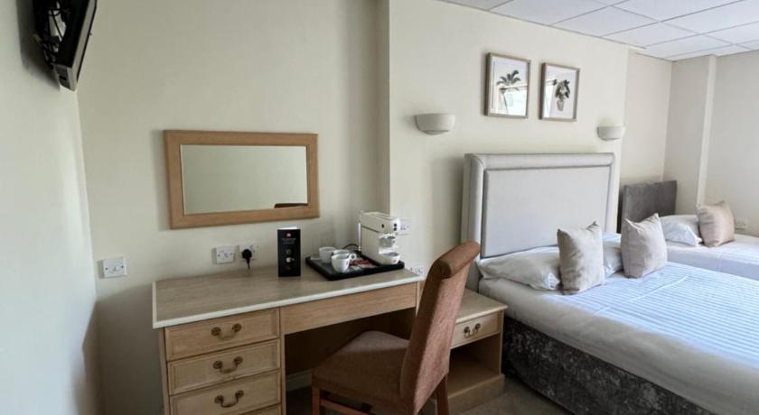 Image of Family Room 7