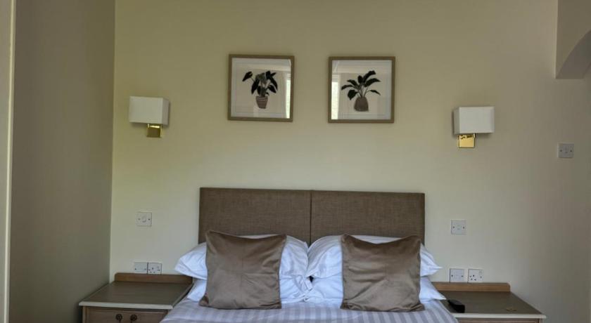 Image of Small Double Room 4