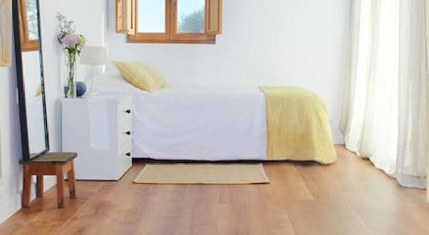 Image of Three-Bedroom Townhouse 9