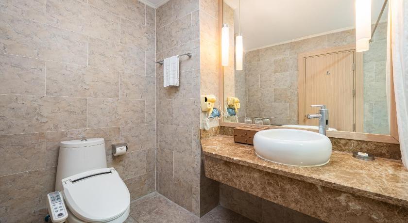 Image of Executive Twin Room 10