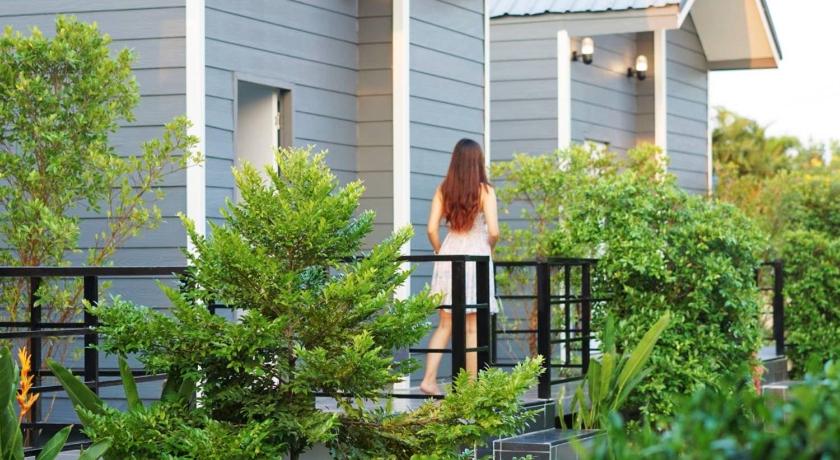 华欣 / 七岩 ฟ้ารีสอร์ต FAH Resort 3星级 酒店 泳池