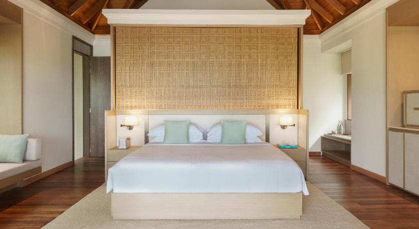 Image of Deluxe Beach Bungalow with Pools 7