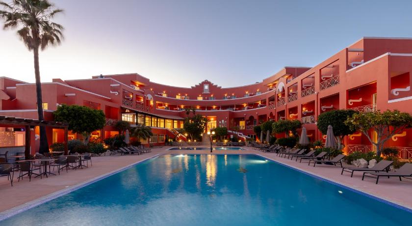 ラゴス Belavista Da Luz - Wellness & Lifestyle Hotel 4つ星 ホテル 外観