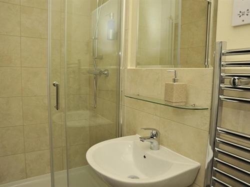 Hoppers Cottage Guest House - image 3