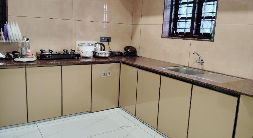 MATHER RAJAGIRI FURNISHED APARTMENTS - image 14