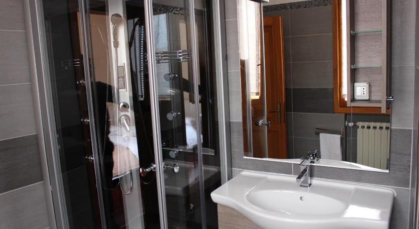 Image of One-Bedroom Apartment 10