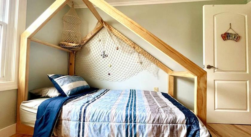 Ship Bottom (NJ) New Asian Wood style 4 Bedroom in Surf City 3-Star Accommodation pool