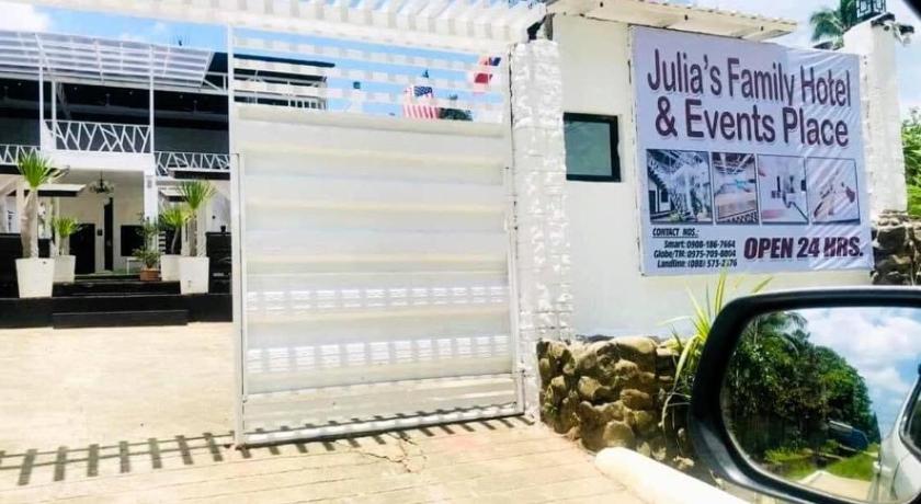 Julia's Family Hotel & Events Place FAMILY-BARKADA ROOM
