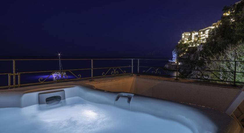 Deluxe Double or Twin Room with Spa Bath fotója 7