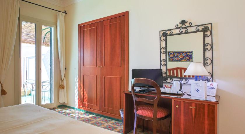 Kétszemélyes superior szoba terasszal (Superior Double Room with Terrace) fotója 11