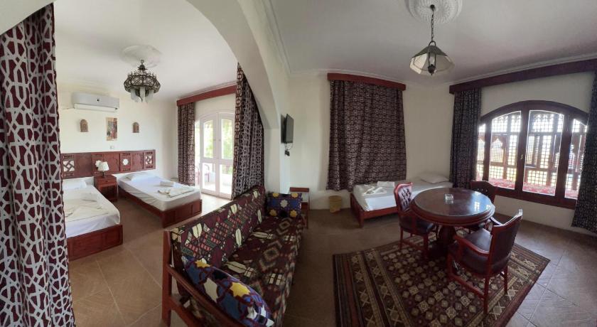 Image of Front Sea View Suite 9