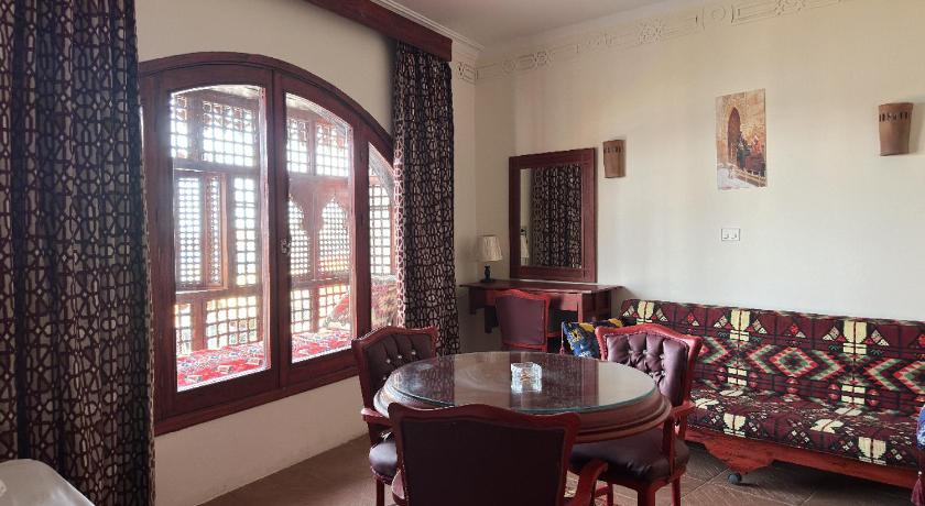 Image of Front Sea View Suite 16