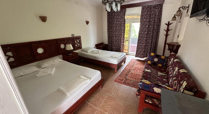 Image of Deluxe Family Room 0