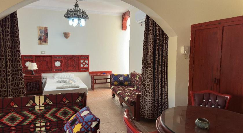 Image of Standard Suite 12