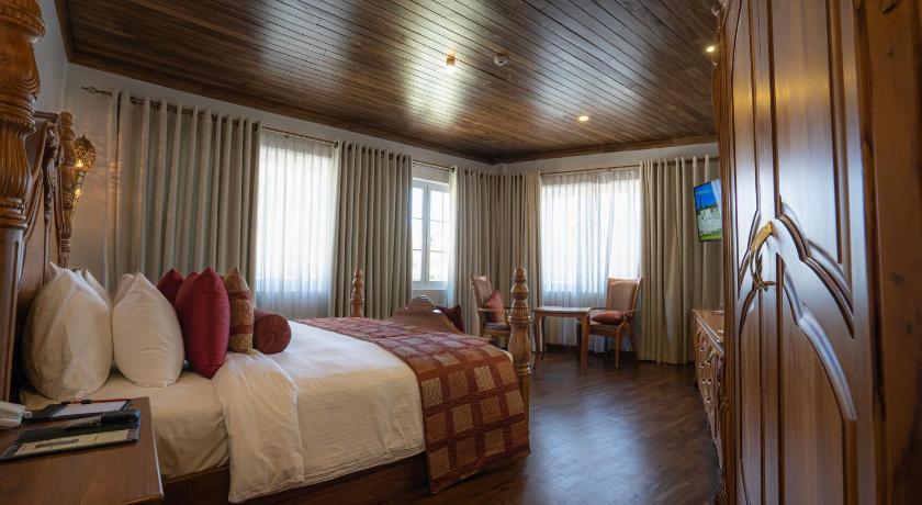 Image of Royal Suite with Free Benefits 1
