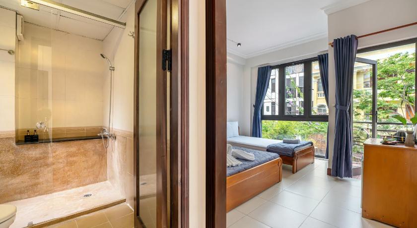 Image of Superior Triple Room 2