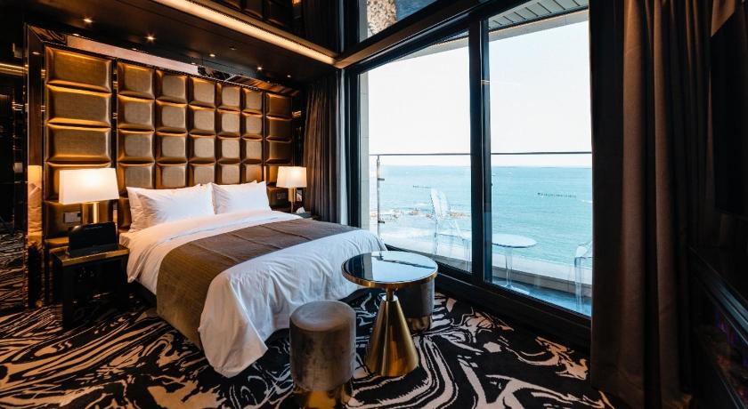 Image of Executive Ocean View Double Room 0