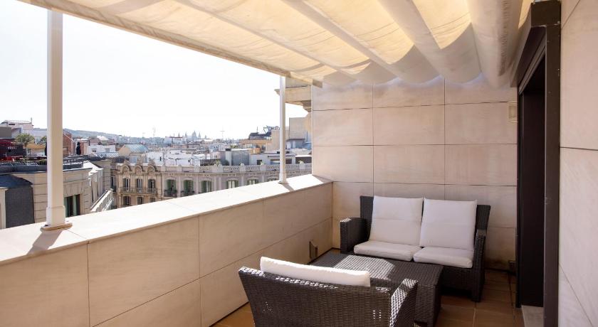 Image of Suite - 1 King Bed, Nonsmoking, Superior Room, Terrace 1