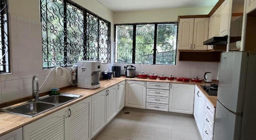 Bukit Tunku Grande Villa by uBook - image 9
