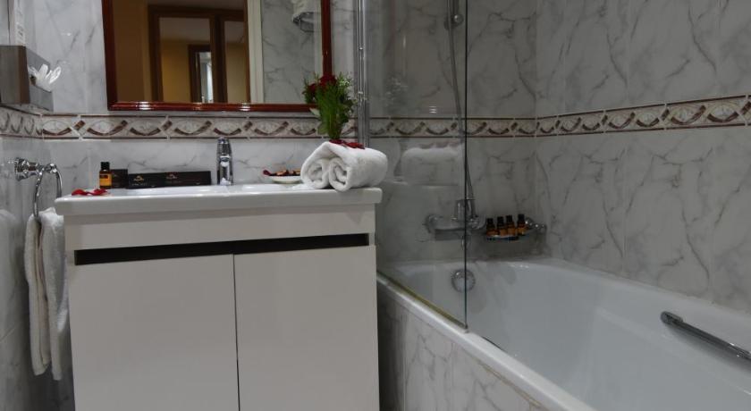 Image of Double Room with Mountain View 2