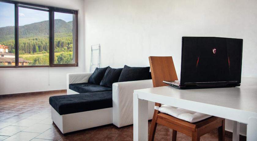 Cozy apartment next to the forest and the gondola - image 2