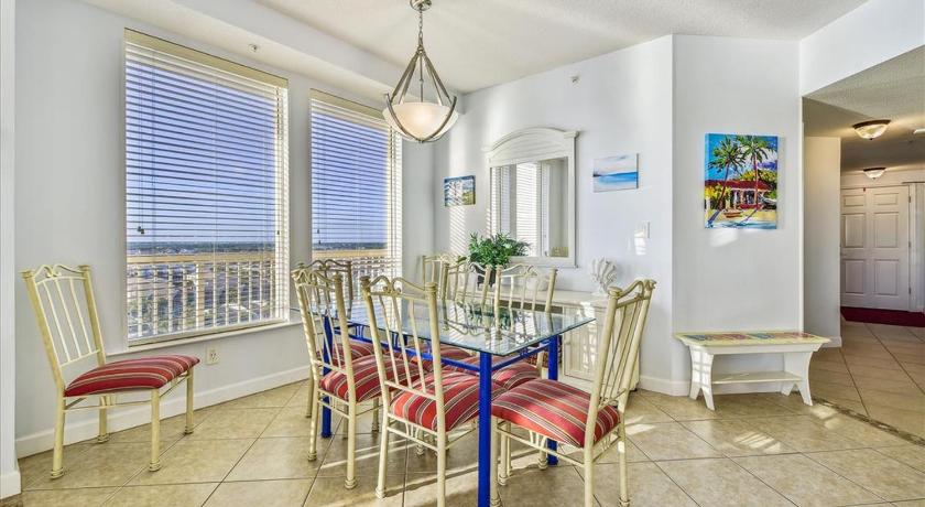 Image of Three-Bedroom Apartment 15