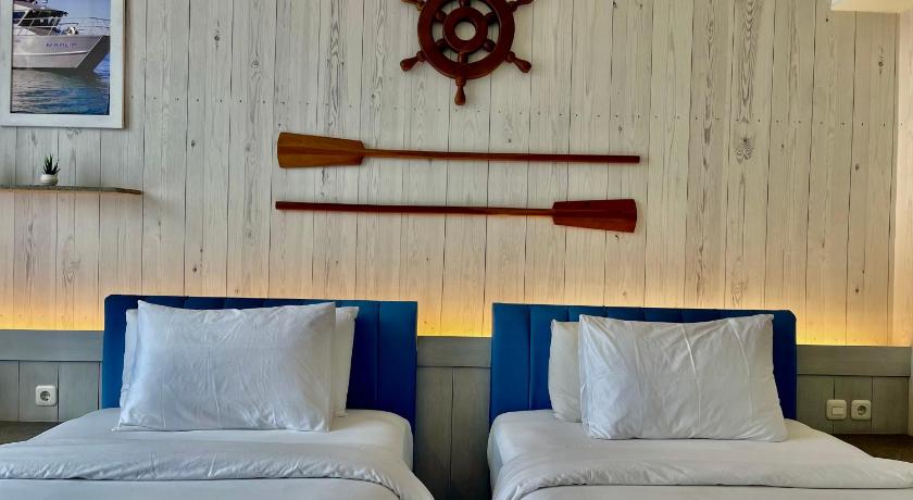 Image of Summer Deluxe Room with 2 Single Beds Only 6