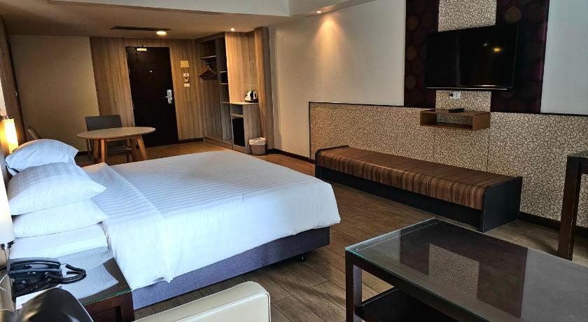 Image of Grande Deluxe Suite - Non-Smoking 12